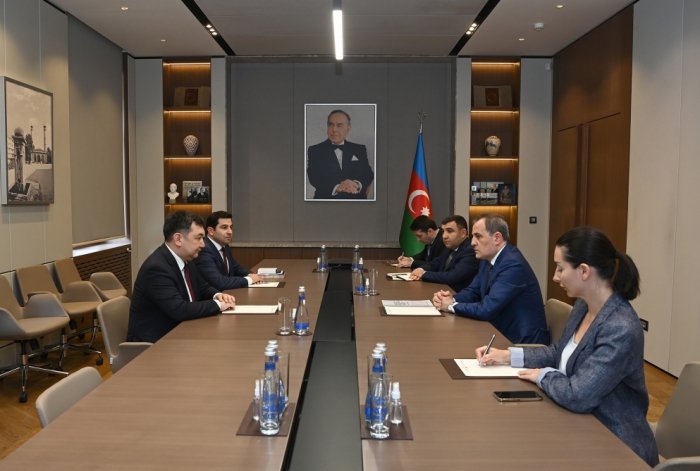  Ceyhun Bayramov Beynəlxalq Türk Akademiyasının rəhbəri ilə görüşüb 