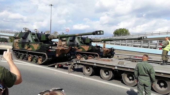    Ukrayna Polşadan    700 milyon dollara    56 artilleriya qurğusu alır    