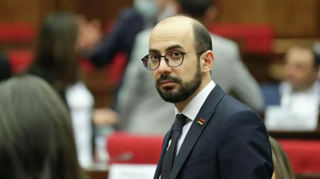    "Revanşistlər parlamentdə təxribat yarada bilmədilər" -    Hovannisyan      