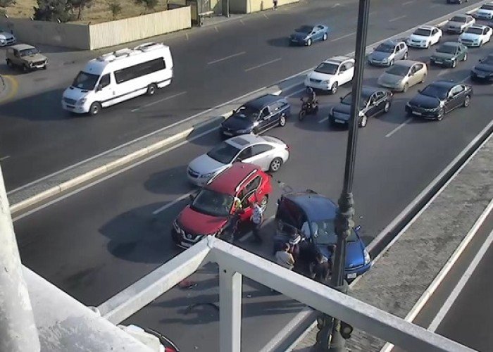    Bakıda qəza    tıxac yaratdı      