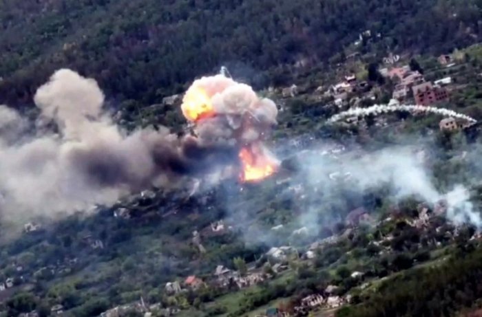    Vurulan tank ballistik raket kimi partladı-    VİDEO      