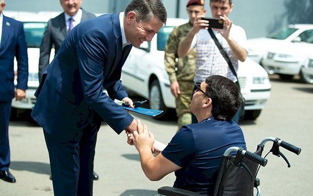  Qazi Camala da maşın verildi -  Foto   