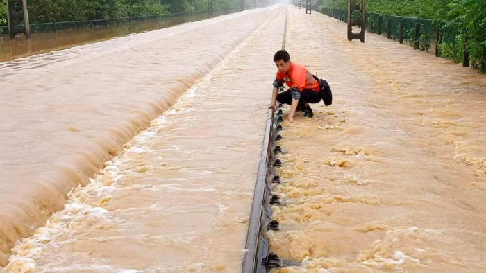 Des inondations record menacent le sud de la Chine