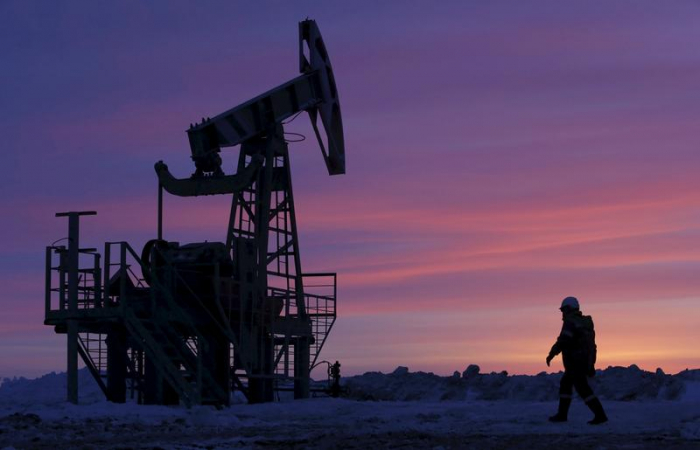 Azerbaijani oil price goes down 
