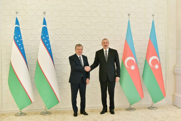    "Bakı-Tbilisi-Qars dəmir yolu ilə yük daşımalarını artırmaq niyyətindəyik"   