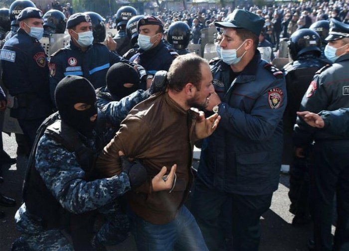    Avropa İttifaqı:  “Ermənistandakı zorakılıq halları araşdırılmalıdır”  
   