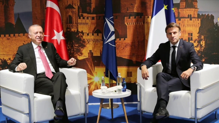  Erdogan et Macron se rencontrent à Madrid 