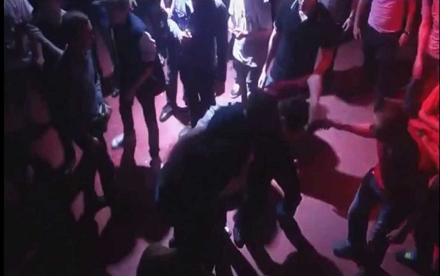    Məhkəmə katibini döyən polis işdən çıxarıldı   