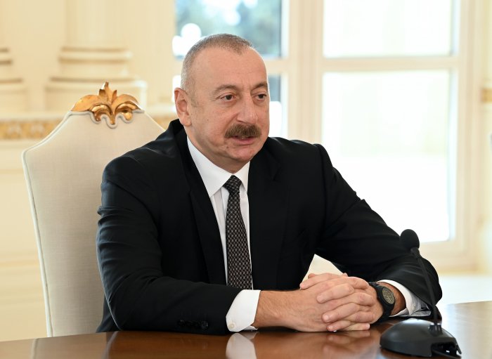        Prezidenti:    "6 ayda proqnozdan əlavə 2 milyard pul yığılıb"  
   