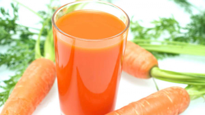 ¿Qué pasa si se toma jugo de zanahoria todos los días?