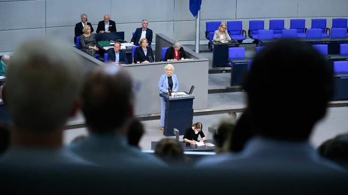   Bundestag ebnet Weg zu NATO-Beitritten  