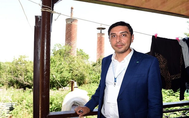    Gənclər və idman naziri Şuşada babası evini ziyarət etdi  
   