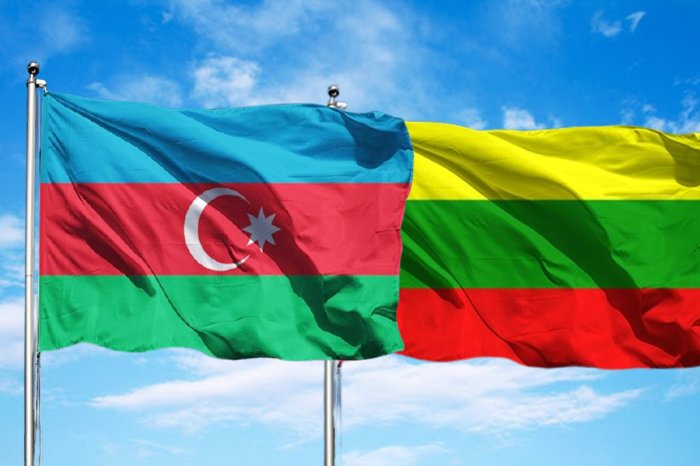 Litva Seyminin sədri Bakıda
