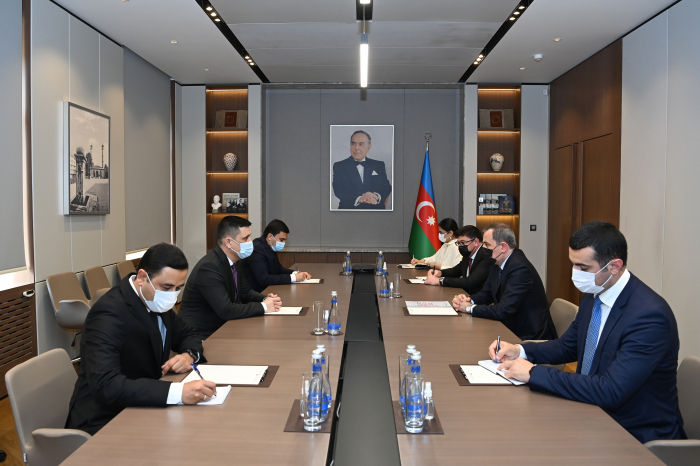 Azerbaijan FM receives Turkmen envoy 