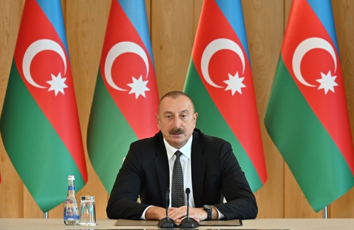   "Yeni kontraktlar imzalanıb, hərbi texnika və silah-sursatlar alınır"   