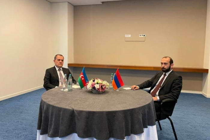   Azerbaijani FM meets his Armenian counterpart in Georgia  
