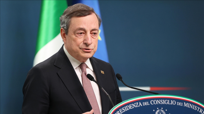 Italians ask Prime Minister Draghi to overcome political crisis
