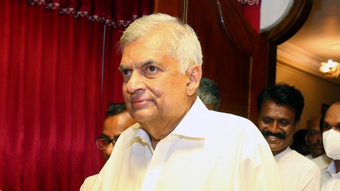    Şri-Lanka parlamenti yeni prezidenti seçdi   