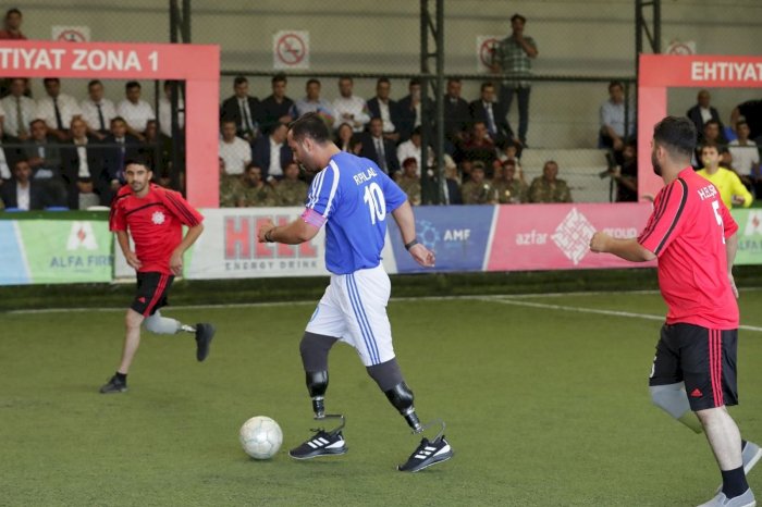    Protezlə təmin edilmiş qazilər futbol oynadı -    FOTOLAR      