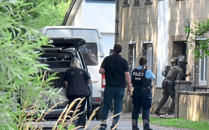    Almaniyada qətl törədən azərbaycanlıya görə polis evlərə basqın etdi  