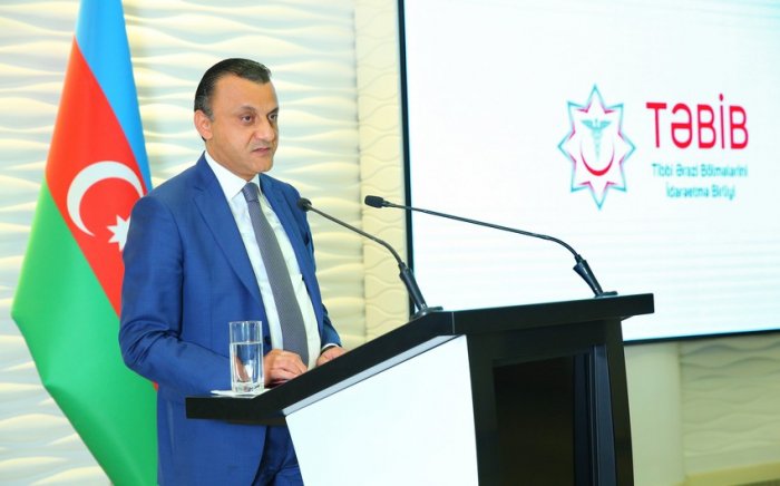 Təltif edilən tibb işçilərinə fəxri adlar təqdim edilib
