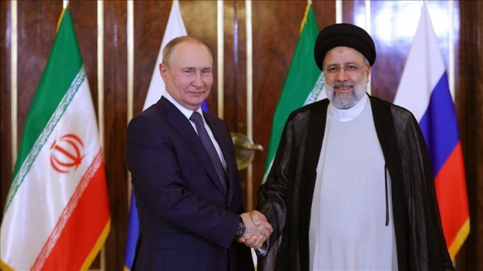 Poutine rencontre Ali Khamenei à Téhéran 