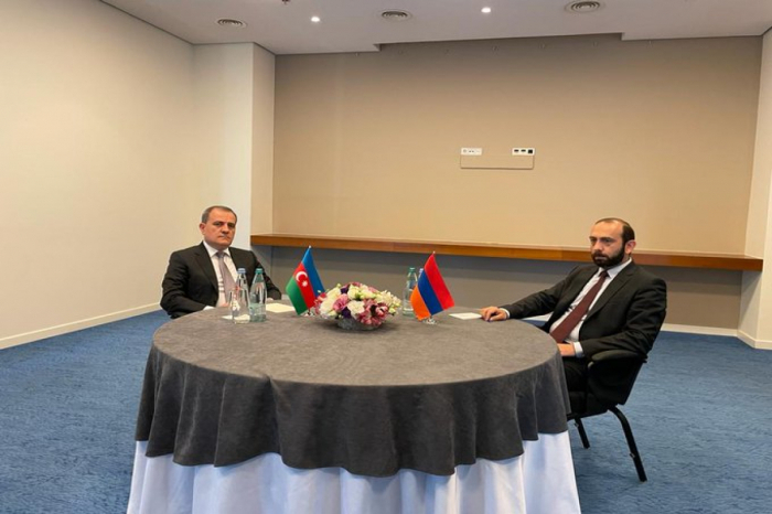   Treffen der Außenminister Aserbaidschans und Armeniens hat begonnen   - FOTO    