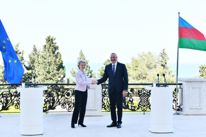   Präsident Ilham Aliyev zog eine positive Bilanz des Besuchs von Ursula von der Leyen  