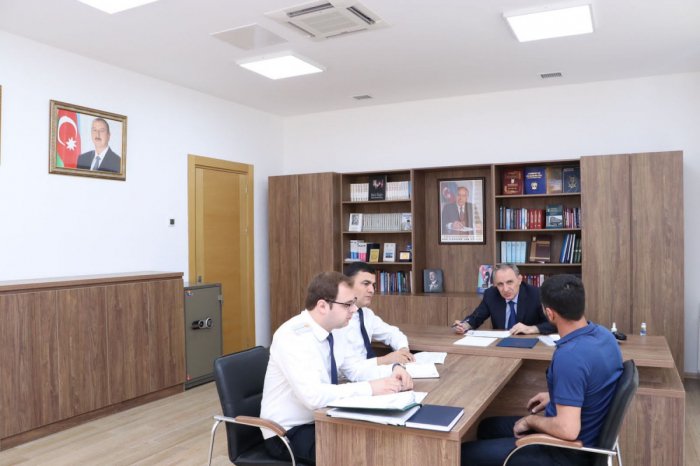 Kamran Əliyev Salyanda vətəndaşları qəbul edib  
