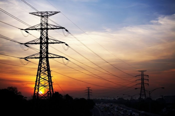 Laçına yeni elektrik xətti çəkilib -    VİDEO  
   