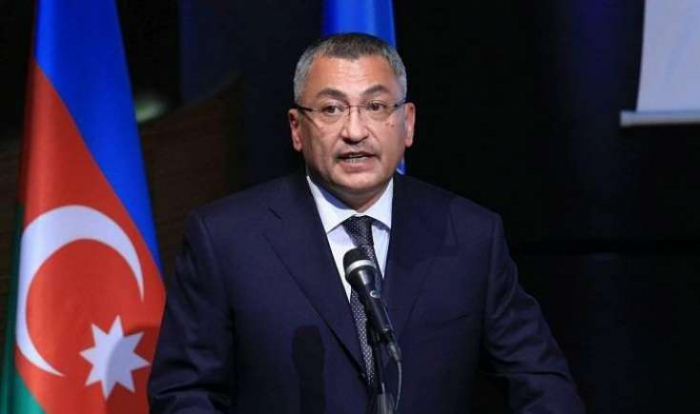    "Biz bu gün sevincliyik" -    Rövşən Rzayev      