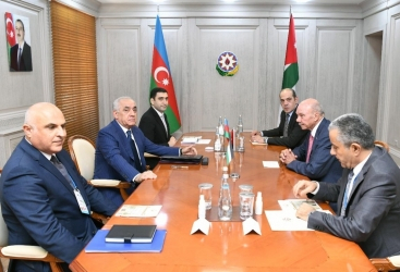 Se discute la promoción de las oportunidades de inversión mutua y los lazos comerciales entre Azerbaiyán y Jordania