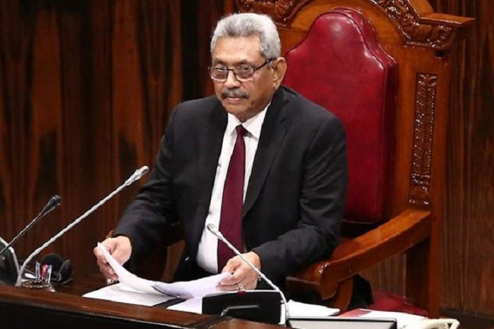    Şri-Lanka prezidenti ölkədən getdi   
