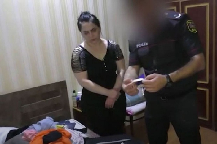Bakıda qadın narkotacir ələ keçdi -    VİDEO   