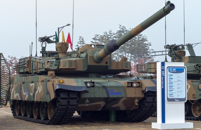    Polşa 1000 tank və 600-dən çox haubitsa sifariş edib     
