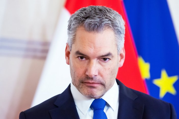       Avstriya Kansleri:    “Sanksiyalar Aİ-də istədikləri qədər sürətli deyil”  
   