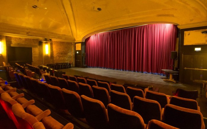     İrəvan Dövlət Teatrı ilə bağlı    SƏRƏNCAM       