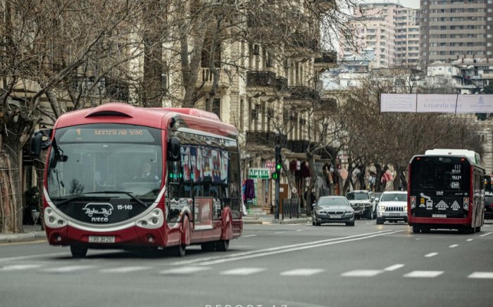    Bakıda 152 avtobus gecikir    
