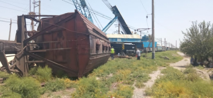 Tres vagones de carga volcados cerca de la estación de Saatli de Azerbaiyán pertenecen a Georgia