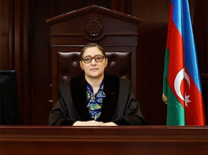    Parlament hakimi işdən çıxardı   