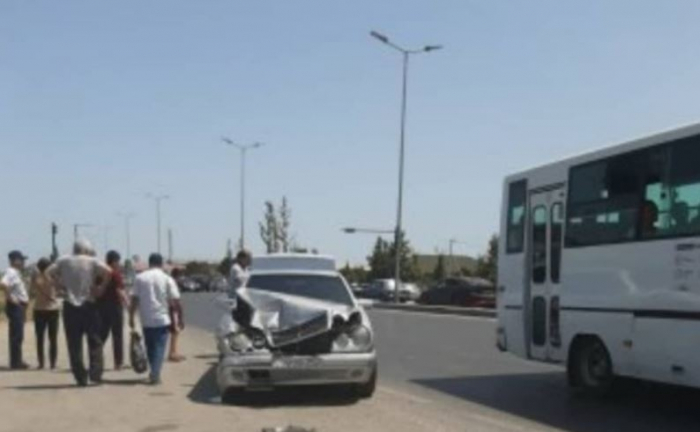 Paytaxtda avtobus qəza törətdi