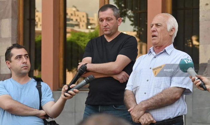       İrəvanda aksiya:    "Bizi unutdurur, "qaçqın" statusu vermək istəmirlər"   