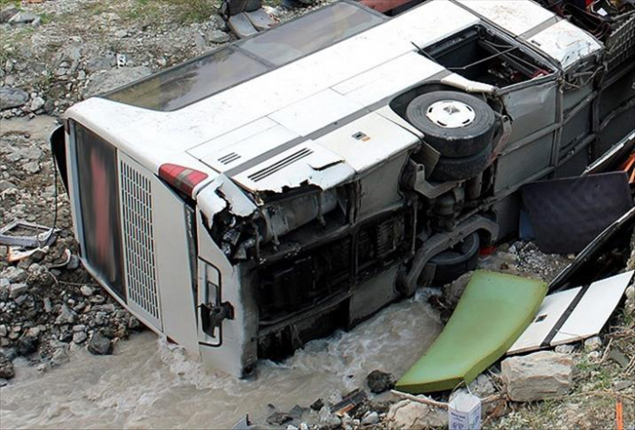 Nikaraquada avtobus uçurumdan aşdı:    15 ölü, 30 yaralı     
