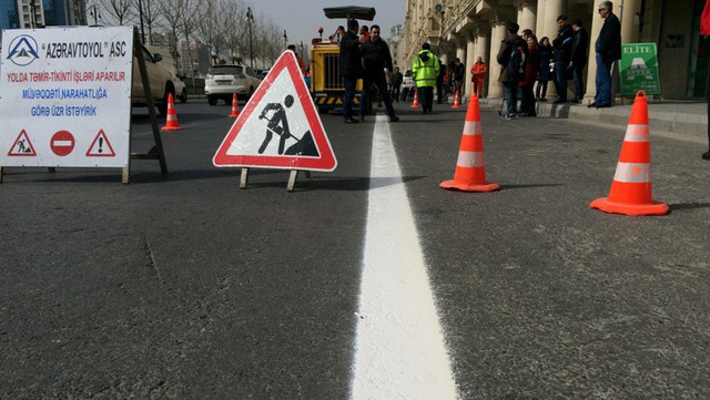 Bu yolda hərəkət məhdudlaşdırılır  
