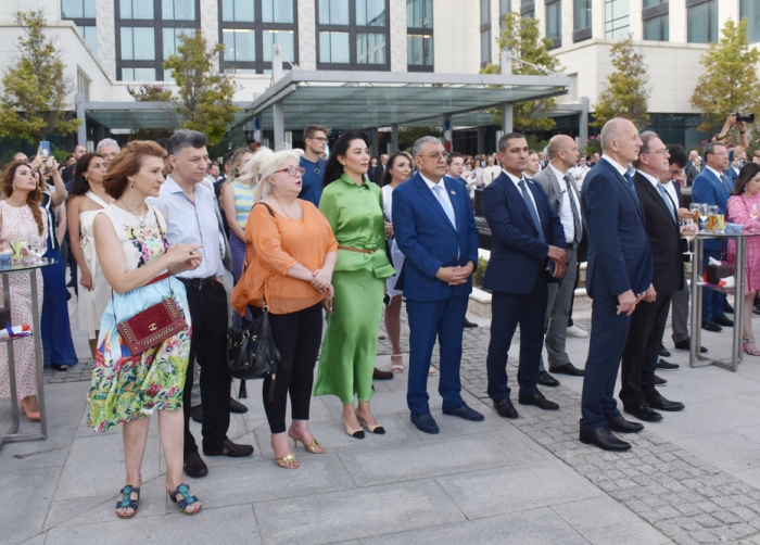 Bakú acoge el acto del Día Nacional de Francia