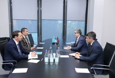 Azerbaiyán y Kazajstán crearán un Consejo Empresarial