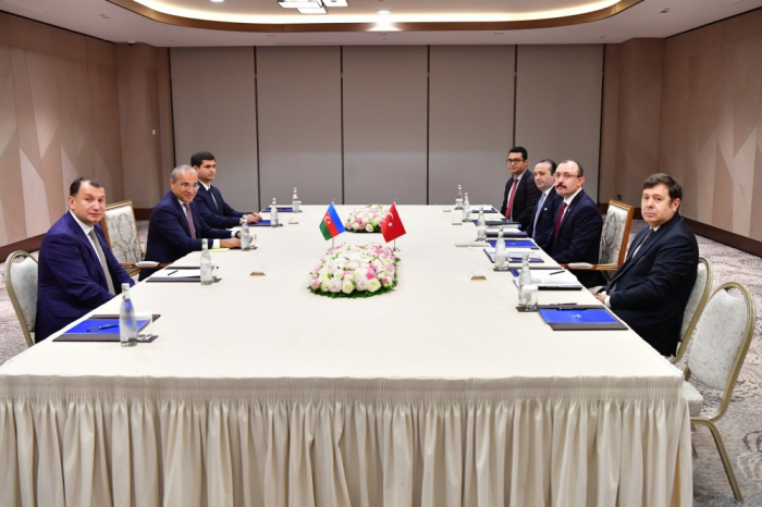 Azerbaijan`s economy minister meets with Turkish trade minister