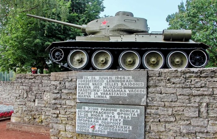 Estoniyada Sovet abidələri söküləcək   
