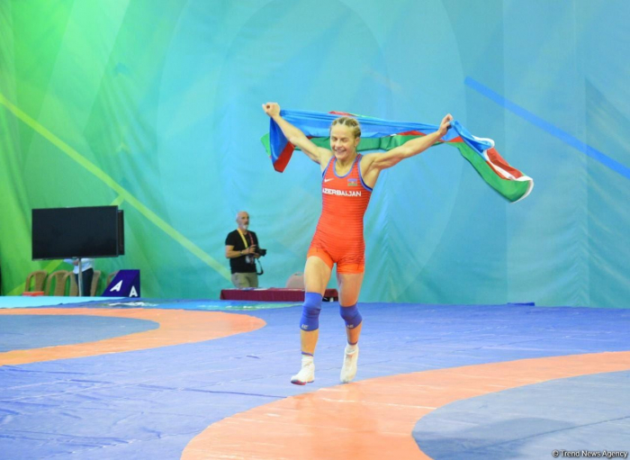 Azerbaijani female freestyle wrestler receives gold medal at V Islamic Solidarity Games 