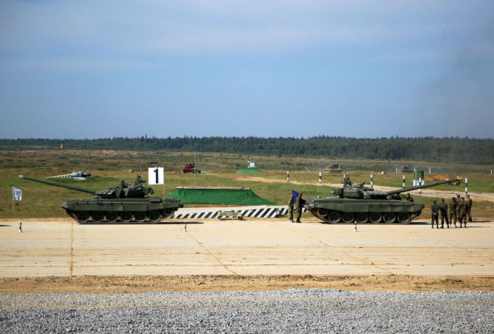   Aserbaidschanische Soldaten erfüllen Standards beim "Panzerbiathlon"-Wettbewerb in Moskau  